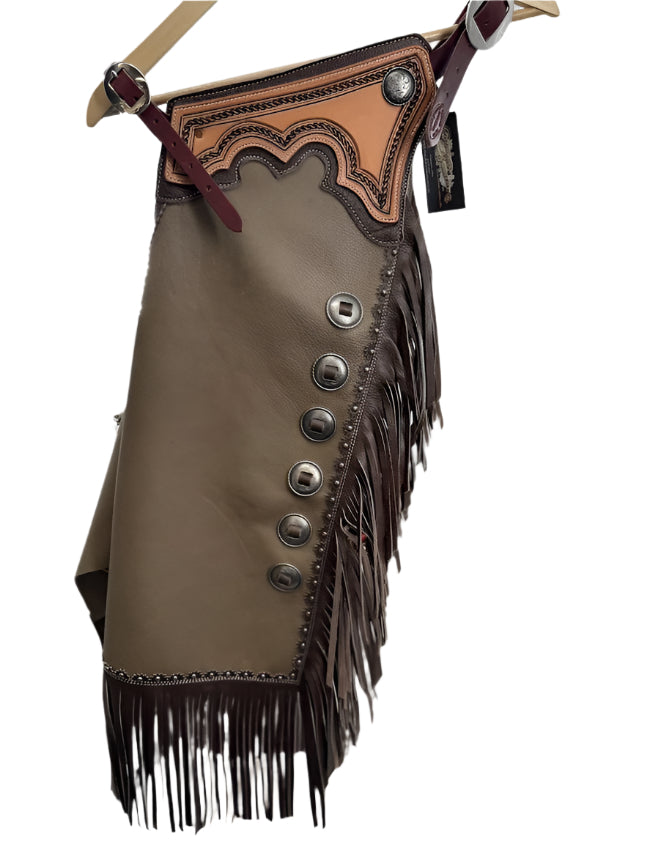 Chinks con conchos ranurados