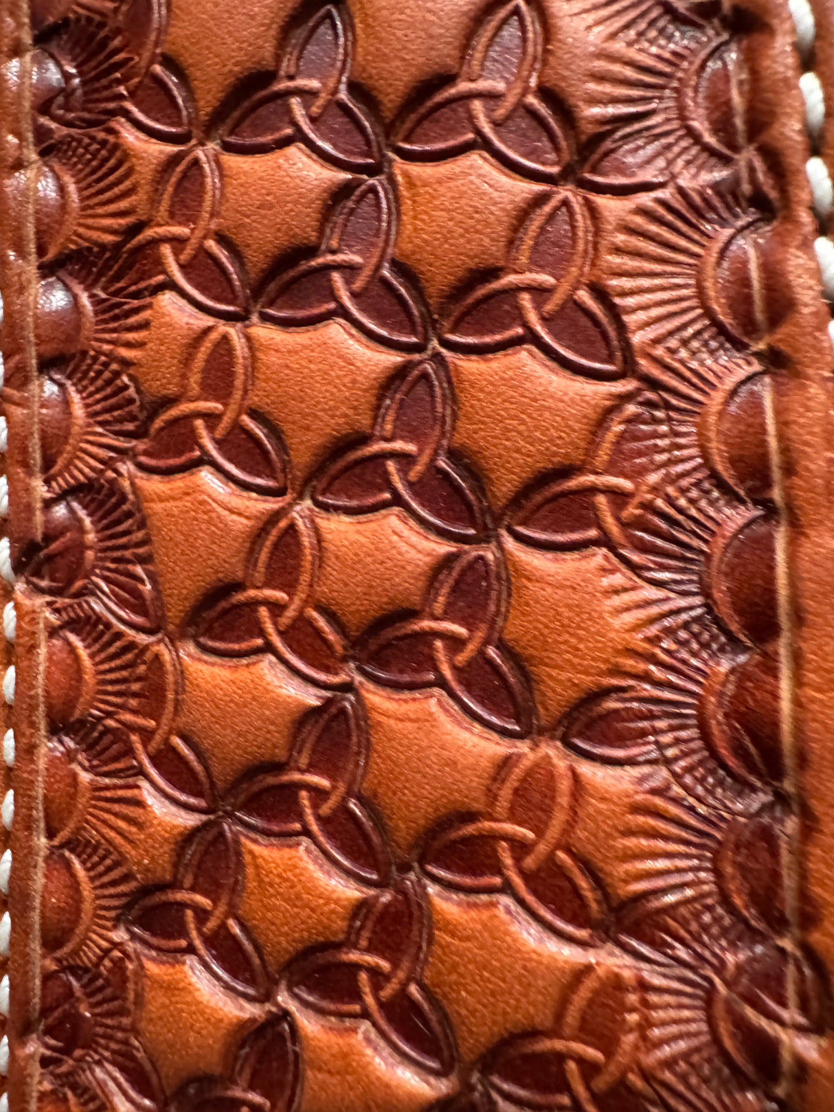 Cuello de pecho con estampado de copo de nieve en todo su perímetro