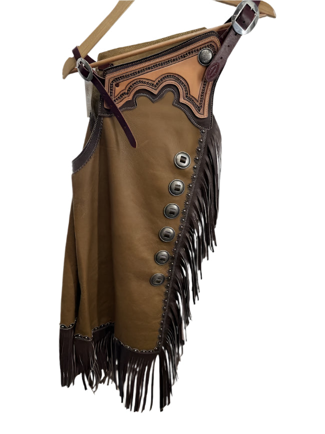 Chinks con conchos ranurados