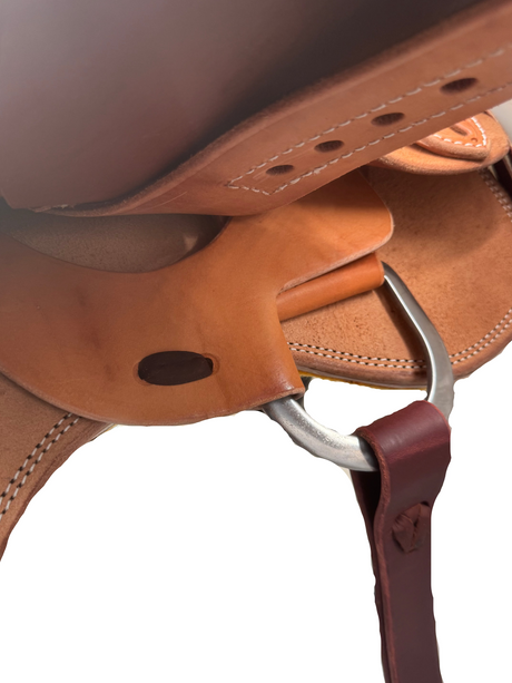 Hanging Dee Rigging on Mule Saddle